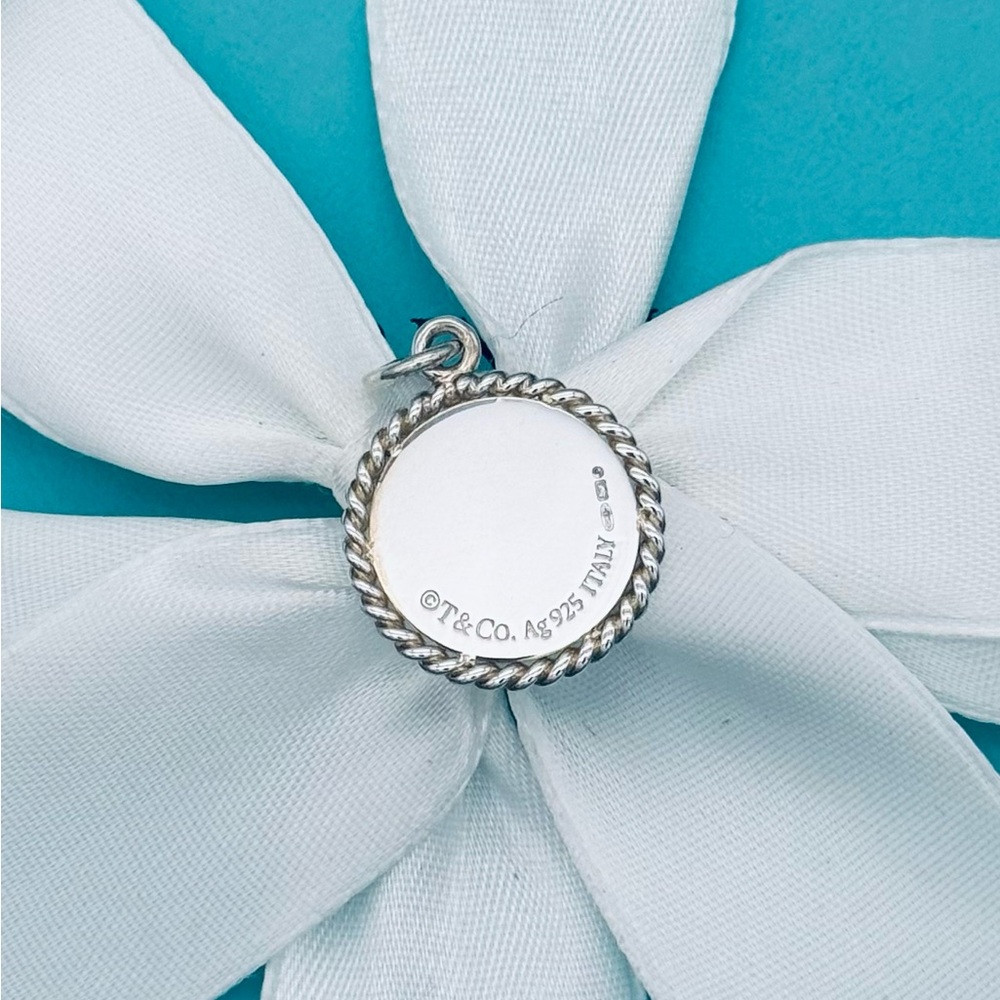 Tiffany and co round twist charm - Picture 4 of 4